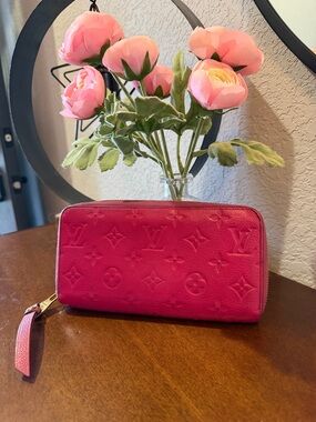 Louis Vuitton Monogram Empreinte Leather Zippy Wallet - fuchsia/pink